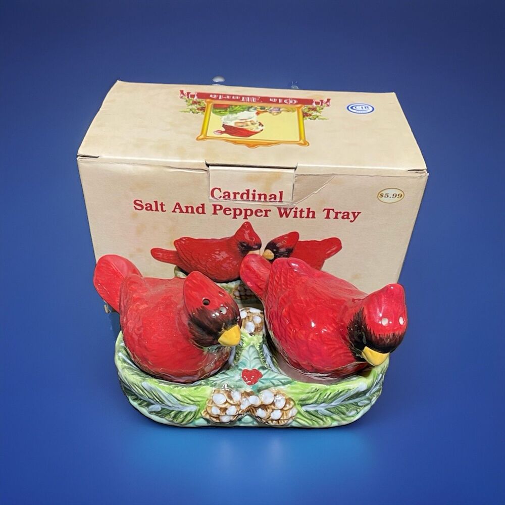 Cracker Barrel Plaid Tidings Cardinal Red Bird Salt Pepper Shakers w/ Nest Tray